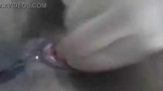 ‫عرض كاميرا مباشر: امرأة عربية محجبة تبلغ ذروتها بقوة أمام الكاميرا‬