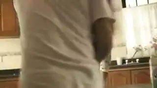 جنس مطبخ ساخن في وقت متأخر مع ربة منزل مثيرة