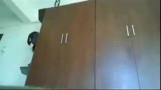 كس مثقوب ممتلئ لمراهقة سمراء يتمدد بواسطة زوج الأم تايلور