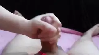 فتاة عربية محجبة تفتح ساقيها من أجل اختراق عميق