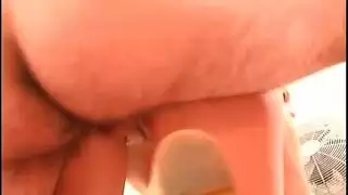 خيال فرنسي: حركة شرجية ومهبلية عنيفة على السرير