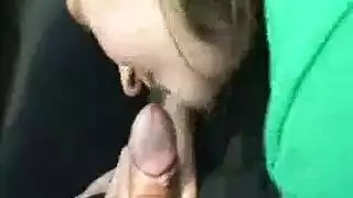 ضابط شرطة يعطي نزيلة مص عميق في مكتبه قبل ممارسة جنس قوي