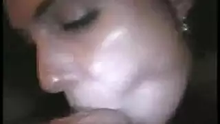 شقراء وقحة تتوسل لجماع شرجي قاسٍ ثم تركب حتى النشوة