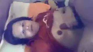 إباحي مصري xxx: الأخ يدكّ أخته مرتديًا ملابس داخلية حمراء