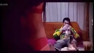 إصبع سحاقي: فتاة نوبية تئن بينما تلعب صديقتها بكسها