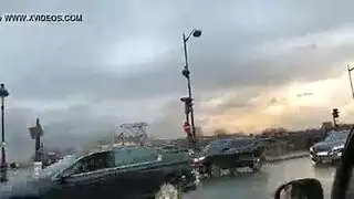 تدليك باريس روز الإيروتيكي ينتهي بركوبها قضبانًا صناعية ضخمة