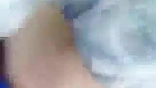 مراهقة روسية تأخذ قضيبًا ضخمًا لهزة جماع قوية