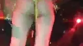 فتاة صينية تلهق فتحة الشرج في لقطة مقربة إباحية