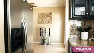 لعب فالكس بالأصابع