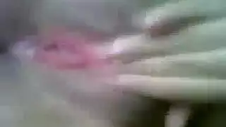 سمراء مغرية تركب بقوة وتُغطى كالدونات