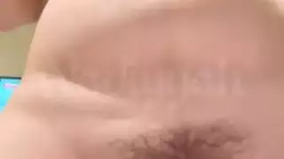 عجيب الثدي الطبيعية الكبيرة شعر قصير