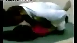 صفقة المال القذر: رجل سلفي ينيك فرج عاهرة ضيق