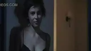 مراهقة تحصل على مهبلها محشواً بواسطة سلحفاة