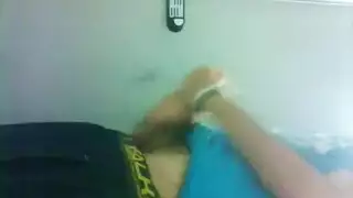 القطط المحبوسة تُمارس عليها الجنس بقسوة في قفص الربط