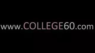 فتيات الجامعة العاهرات يحصلن على حفرهن الممتلئة بقوة