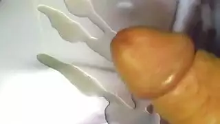 روبي دي ينزل عليها ويأخذ منشط مؤخرة جلدي كبير