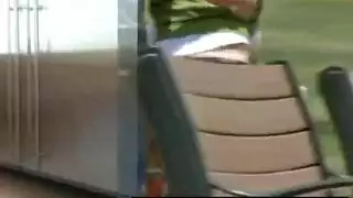 يوم عادي يتحول إلى هيجان لعق فرج ومقص