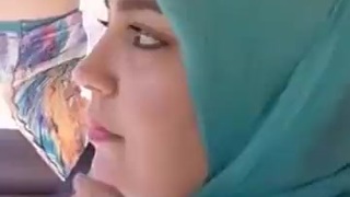 sexe arab - قبلات في السيارة