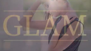 فاتنة بريق إعطاء titjobs للمتلصص قبل منحهم الرأس