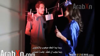 الابن يلتقط الصور لأمه وهي عارية سكس محارم مترجم