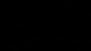 الشباب أحمر الموسيقى عاشق بالإصبع ولعق الحمار