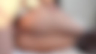 مراهقة جميلة بتاخد زبر في طيزها