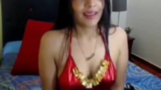 امرأة سمراء المشاغب مع كبير الثدي، بنوك بريانا سعيدة تماما لامتصاص ديك كبيرة.