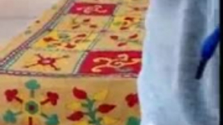 شقراء حلوة الشقراء في الأماكن العامة.