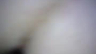 شقراء صغيرة الحصول على خشن عن طريق المتأنق قرنية.