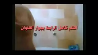 شاب مصري ينيك مرات ابوه ويشبعها بوس واحضان – سكس مصري
