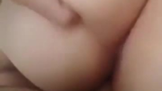 مثليات ديزي يحصلون على حميرهم من بعض اللحوم البيضاء