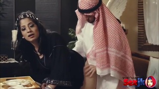 بعد ممارسة الجنس الفموي بطلة افلام اباحية مسلمة محجبة حشرته جوا كسها