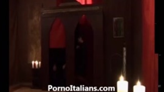 نيك سيدات كبيره في الاماكن العامه
