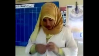 بوس محجبة مصرية في المدرسة‬
