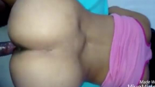 بعد أن أعطاها زوجها ديكًا ضخمًا ، حصلت ماري لين على ذلك بعمق داخل بوسها