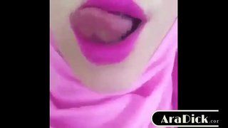 المراهقة الجزائرية سارة في أسخن عرض سكس كام