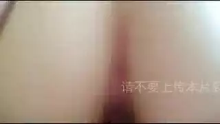 زوجة صينية في أسلاك التوصيل المصنوعة مارس الجنس من الخلف