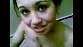 قحبة تحب السكس كام و تتعرى قدام الناس و هي سخونة